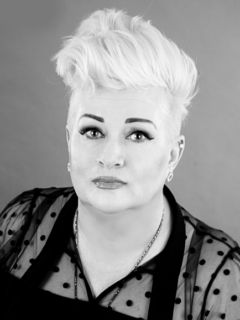 Anna frisör på Avesta Salongen