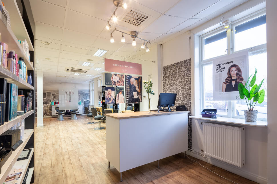 Stor stämningsbild HÅRSTRÅT