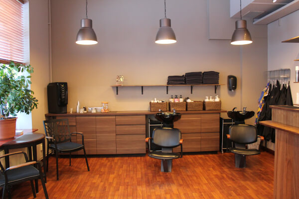 Stor stämningsbild Lintotten Hårfixeri