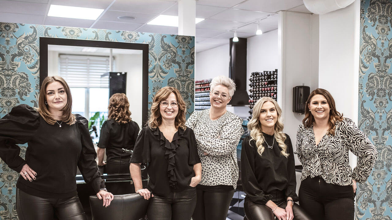 Stor stämningsbild Max Frisering