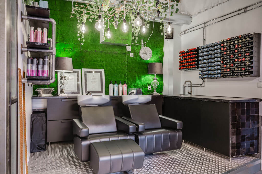 Stor stämningsbild Salong Popp i Topp